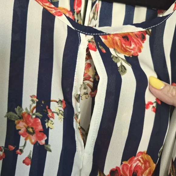 Penningtons Plus Size Floral Striped Sleeveless Top With Tie Bottom - Size 1x - Picture 5 of 9